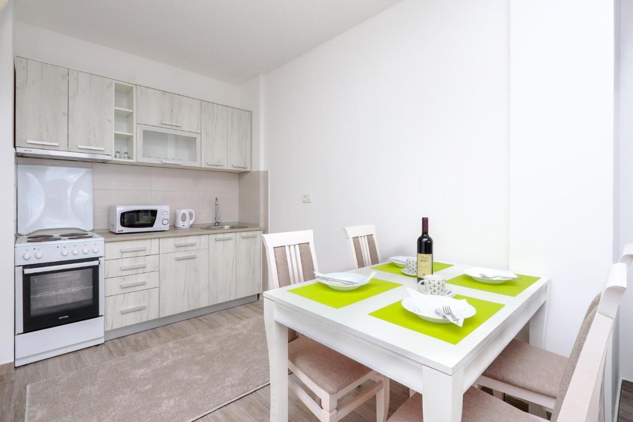 Apartment Sidro Petrovac Екстериор снимка